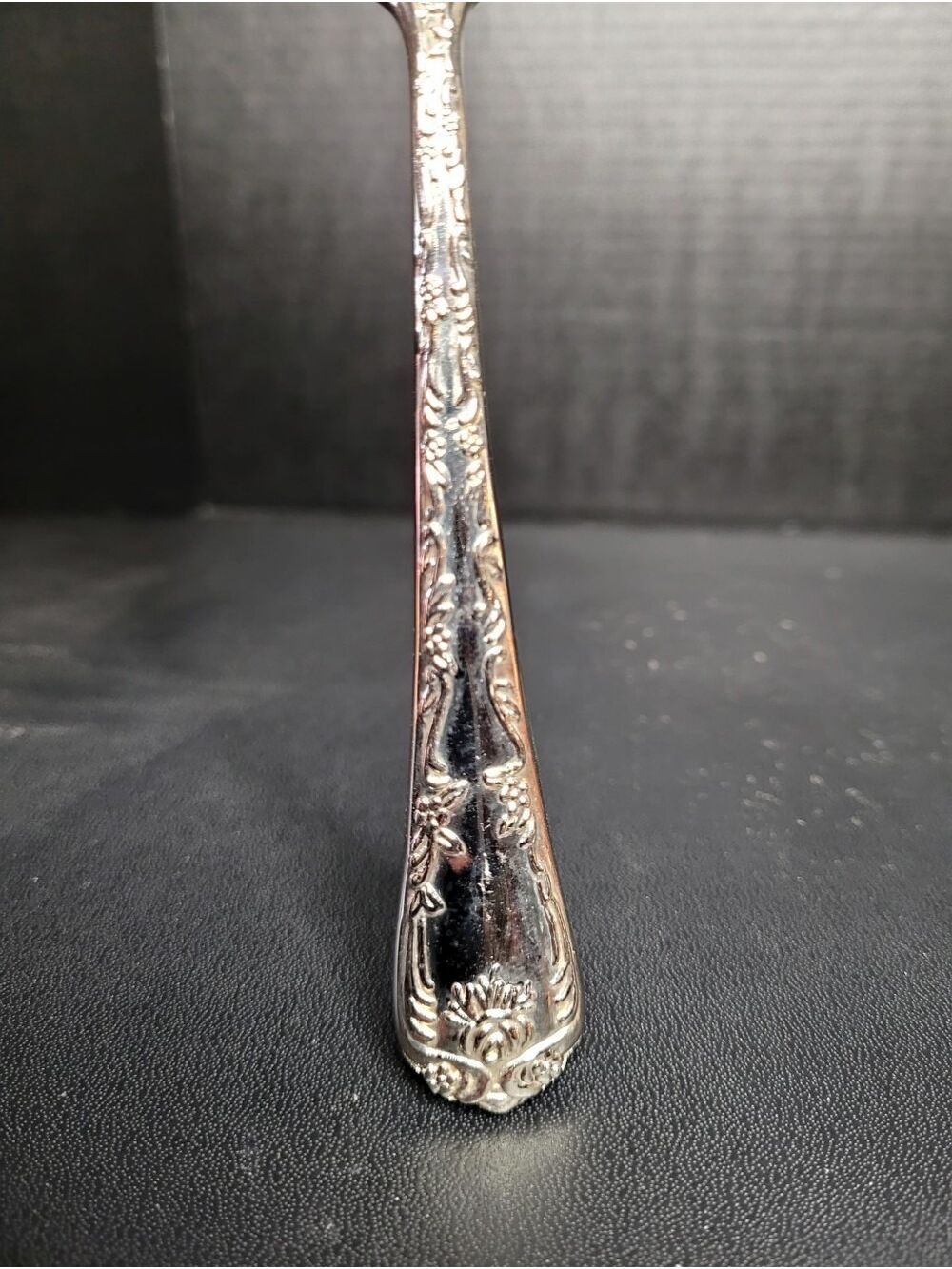 WM Roger And Son Floral Flatware Set - Elegant Silver Finish - Picture 5 of 5